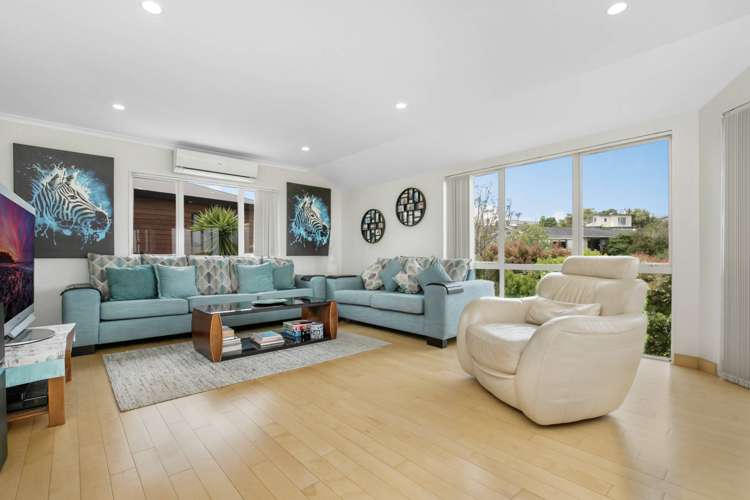 16 Mccahill Views Botany Downs Manukau City Houses for Sale One