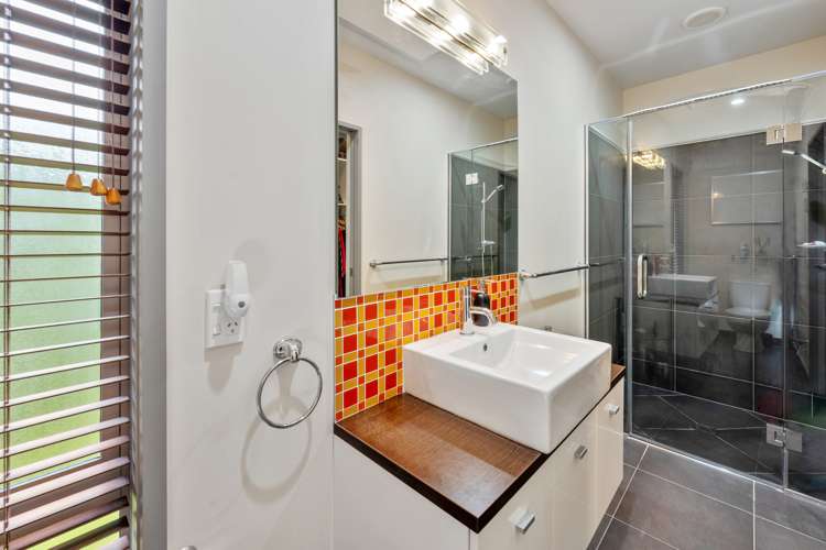 60 Montgomery Crescent Kinloch_18