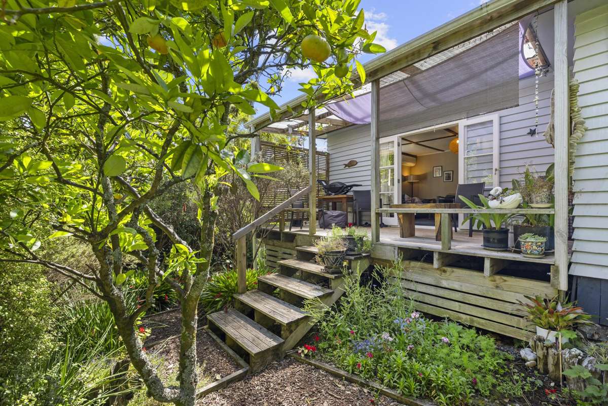 16/18 Lorenzen Bay Road_1