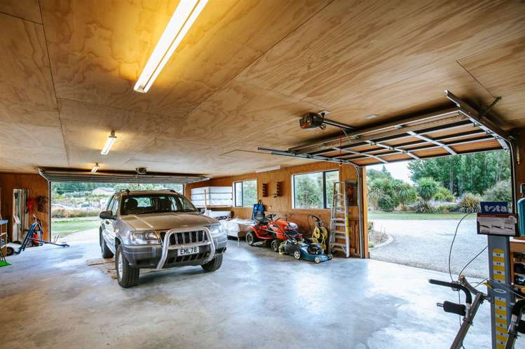 17 Balneaves Lane Albert Town_25