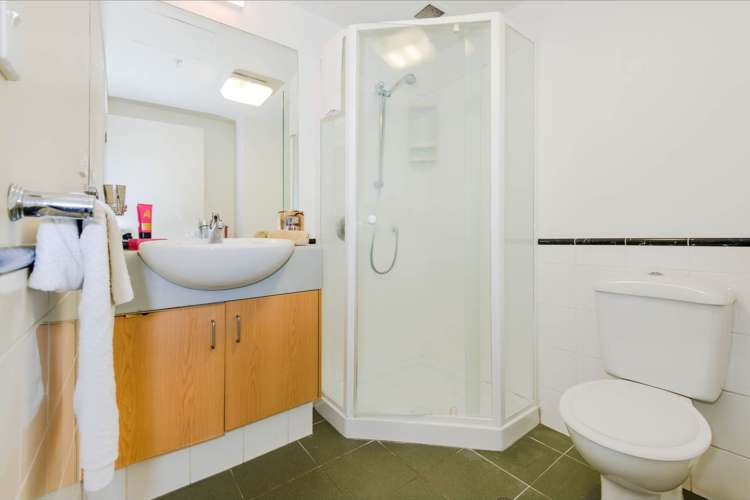 5e/2 Eden Crescent Auckland Central_6