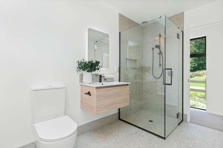 8 Molly Place Southbridge_18