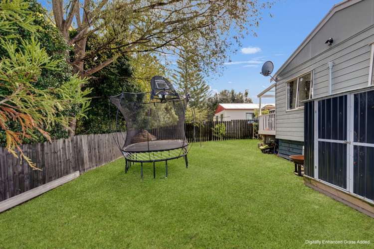 2/137 Awaroa Road Helensville_19