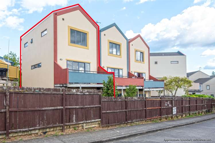 22/14 Ambrico Place New Lynn_16