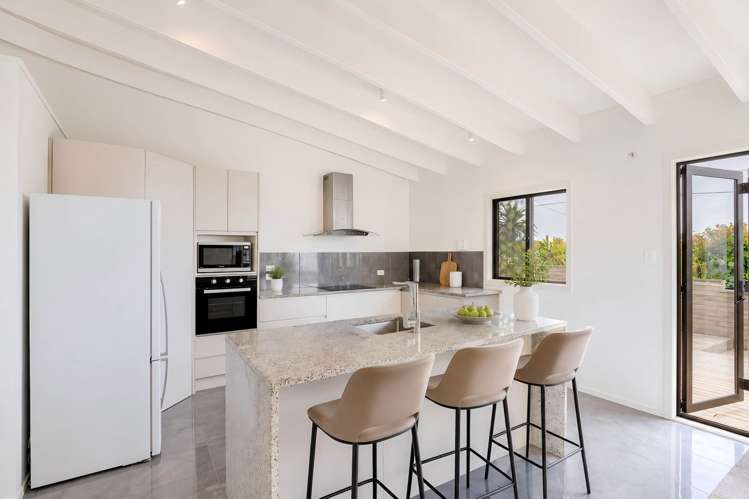517 Whangaparoa Road_5