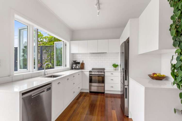 5A Lake Road Northcote_4