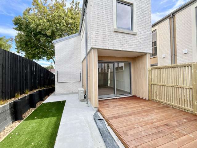 Brand new standalone 2 bedroom on England Street