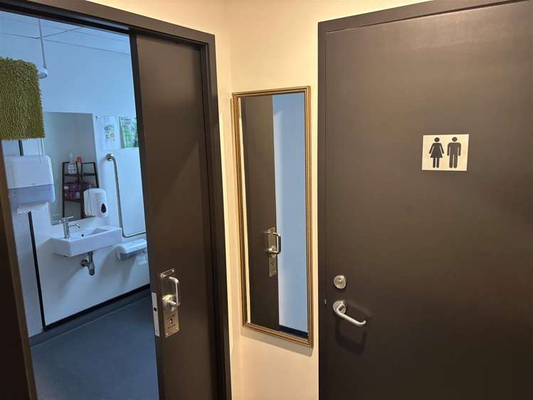 411-415 Victoria Street Hamilton Central_7