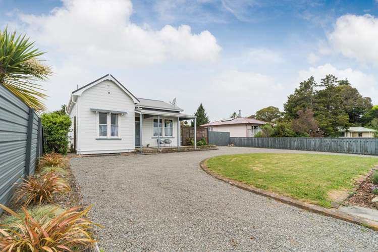 111 Derby Street Feilding_17