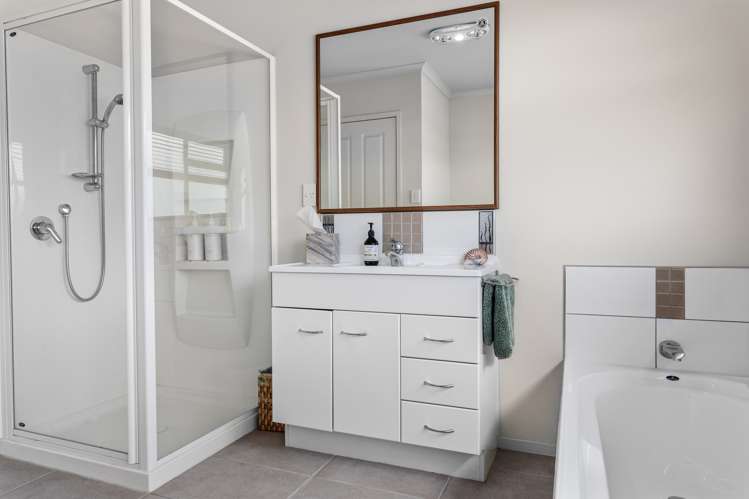 29 Edgewater Grove Whakatane_12