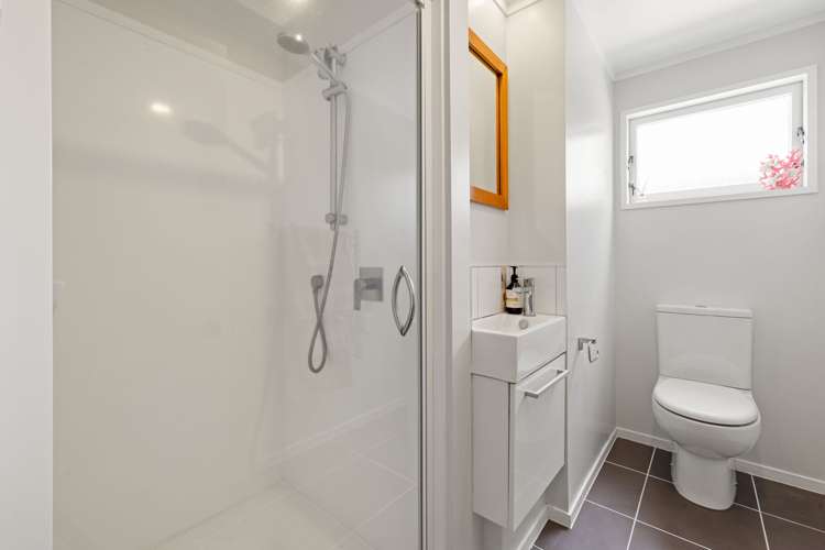 23 Gilbass Avenue Hamilton Lake_20