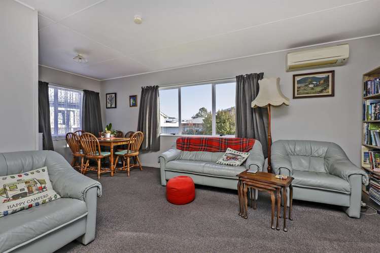 14b Holmes Place Flaxmere_1