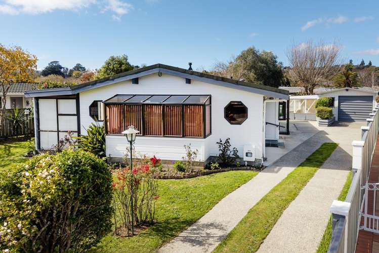 8 Roband Crescent, Brown Owl_0