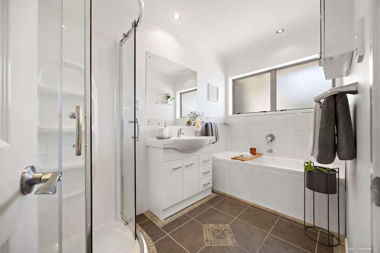 2/6 Carriage Close Northpark_11