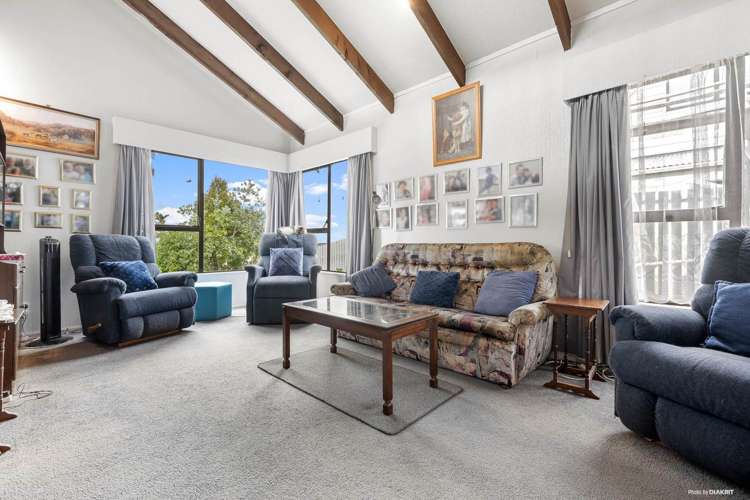 27 Sunningdale Street Wattle Downs_6