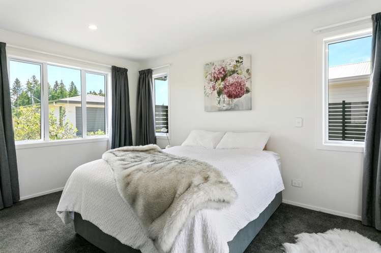 6 Maison Way Rangatira Park_9