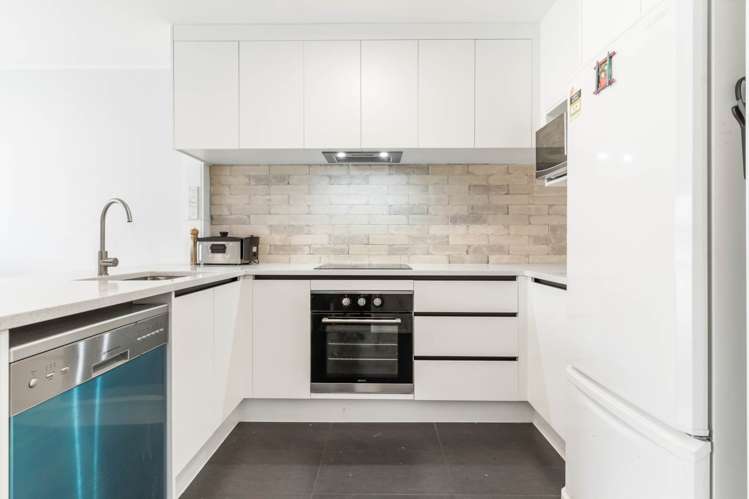 2/74 Wellington Street_2