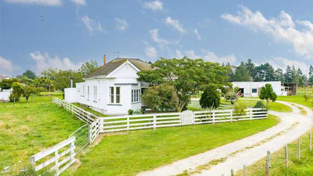 Country Charm, Character & Potential on 2ha