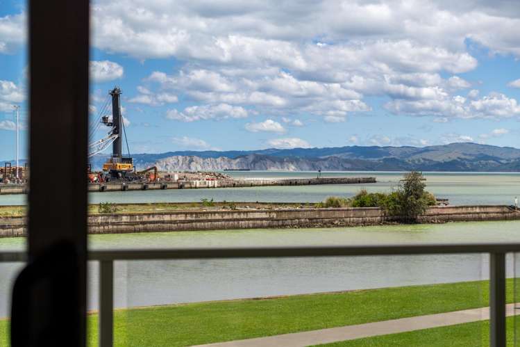 13/100 Customhouse Street Gisborne_1