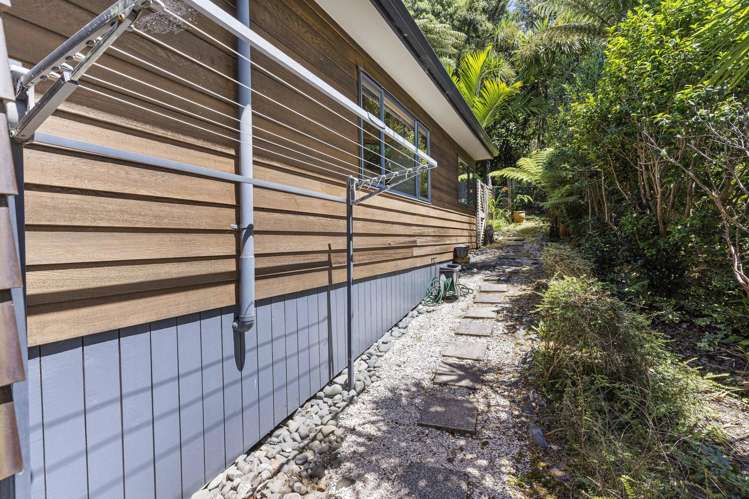 16 Poturi Streams Avenue Titirangi_12