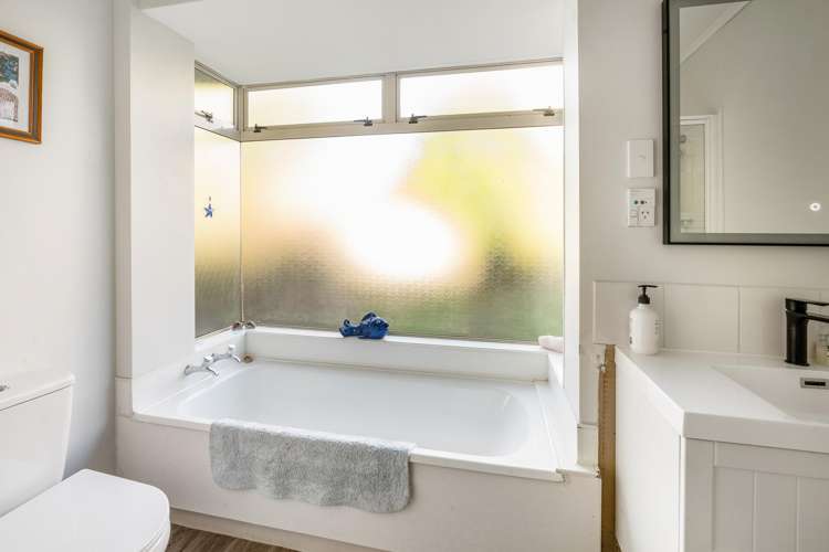 6 Magenta Place Dinsdale_14