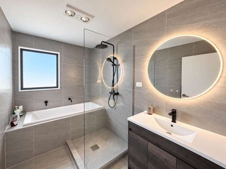 2 Papa Takaro Lane Flat Bush_10