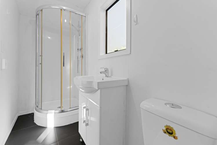 11b Inver Street Glen Eden_16