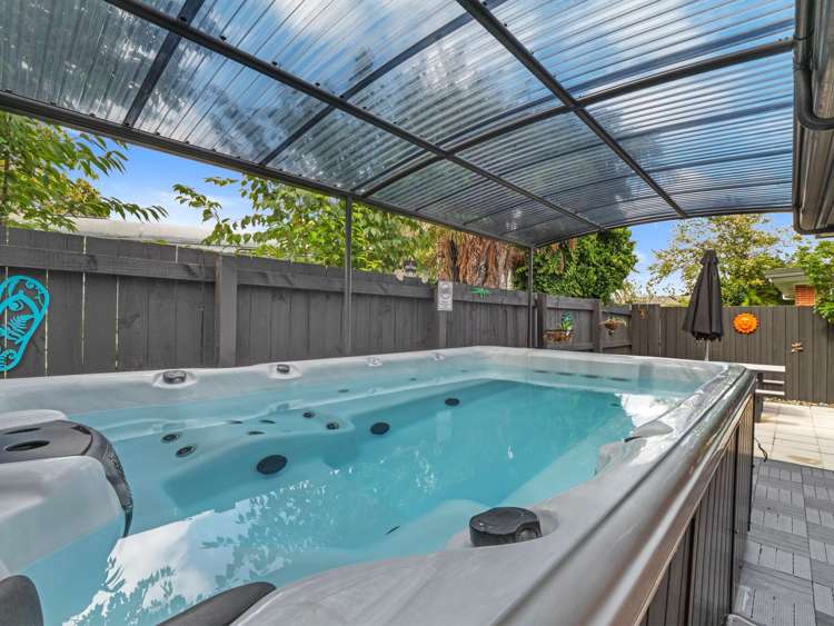 6 Stonebridge Park Drive Holdens Bay_27