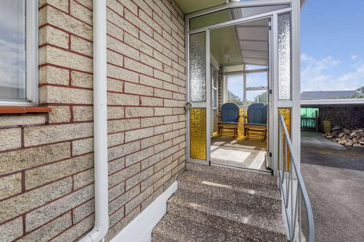 2/4 Severn Place Spotswood_22