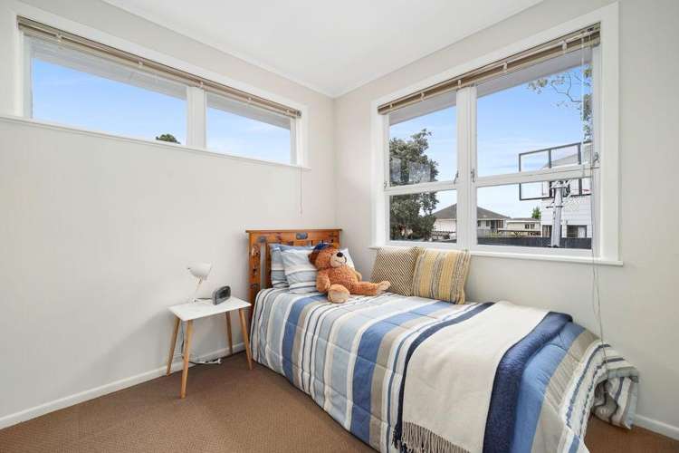 8 Arrow Road 10877_5