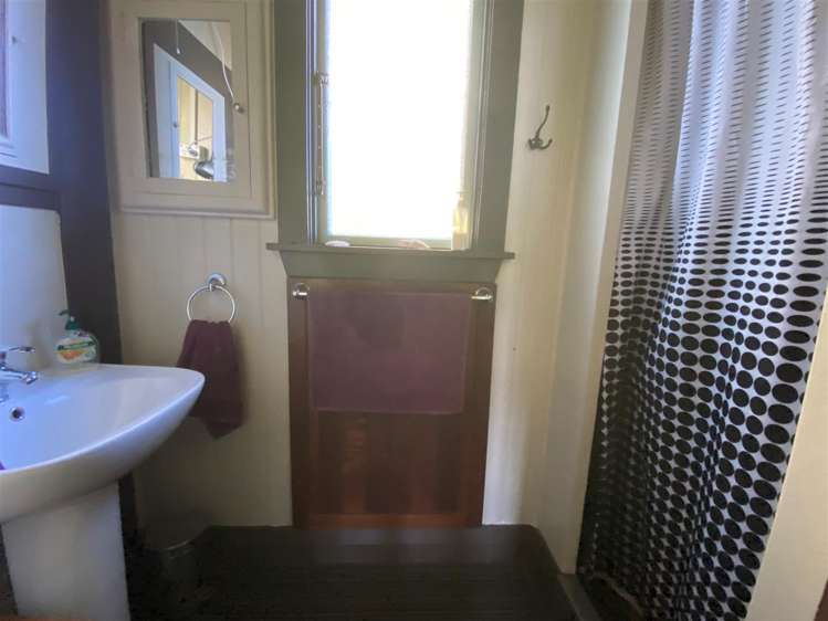 36 Chapel Street Greymouth_18