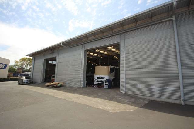 Prime Exposure on Neilson St + Yard