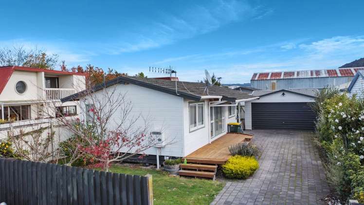 30 Neil Road Fairy Springs_1