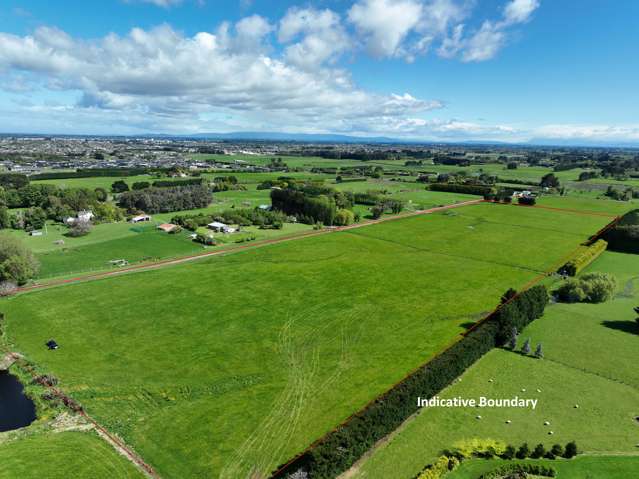 10.9415ha Bare Land Close To Town