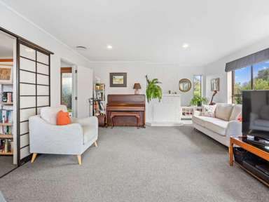 10 Cobham Court_3