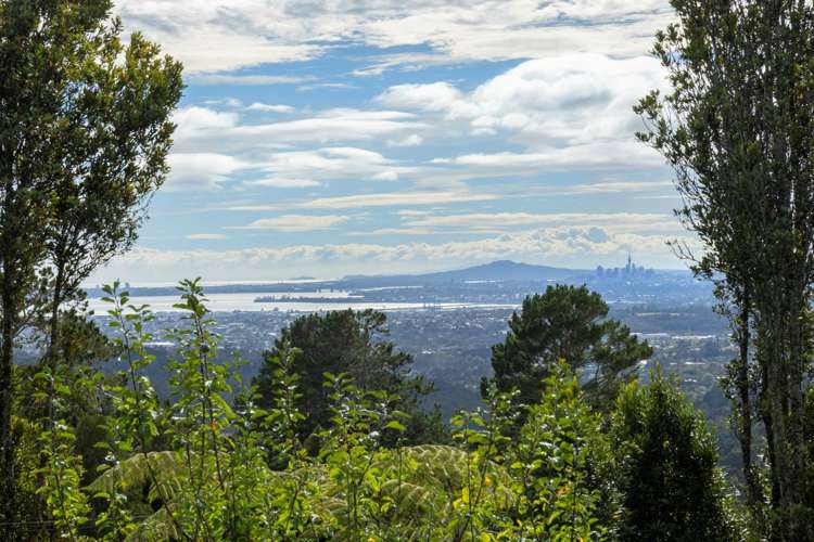 900 West Coast Road Waiatarua_14