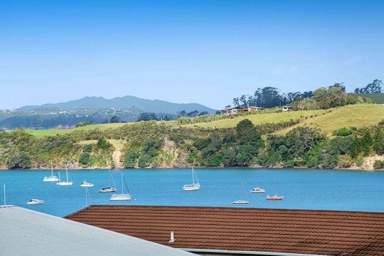 12 Mariners Grove Algies Bay_14