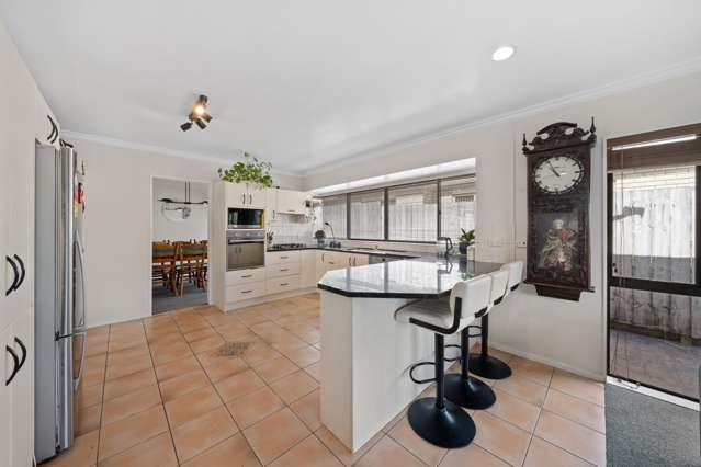 4 Castlehill Court Wattle Downs_3