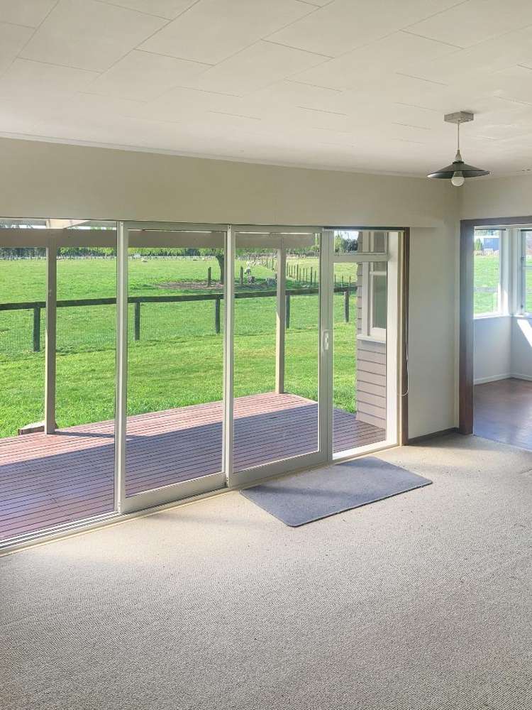 151 Longlands Road East 10486_8