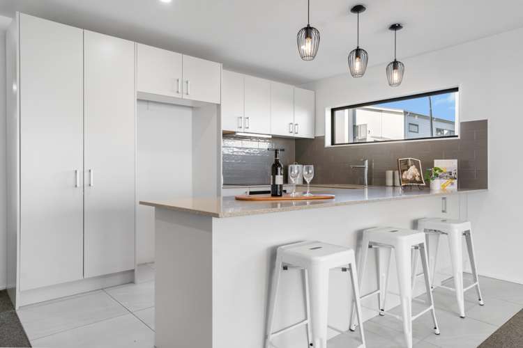 27 Lili Chen Way Mangere Bridge_1