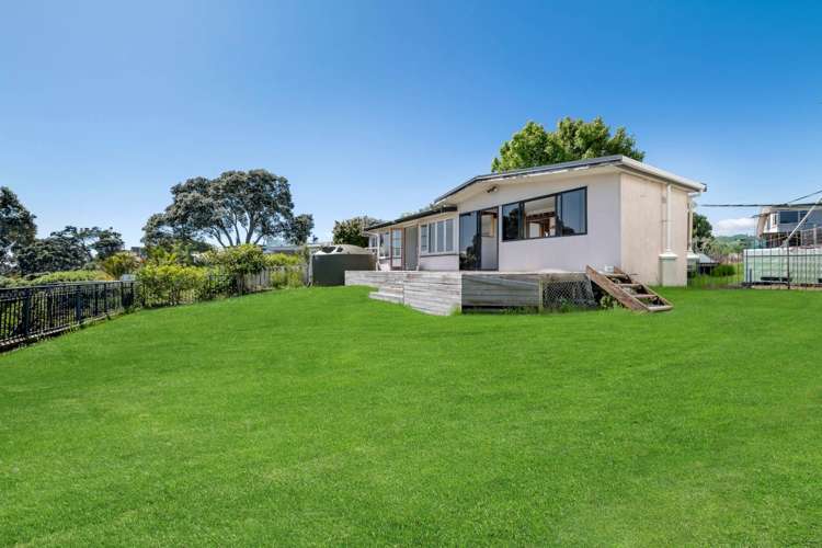 11 Hawke Crescent Beachlands_23