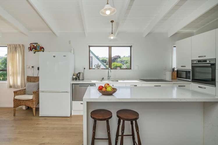 37 Oyster Drive Cooks Beach_5