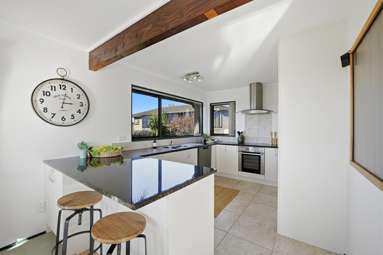 2/983 Beach Road_4