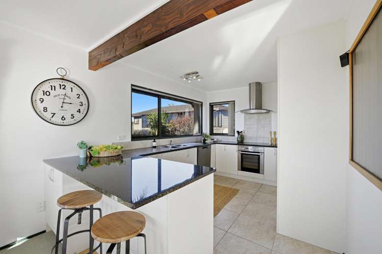 2/983 Beach Road Torbay_4