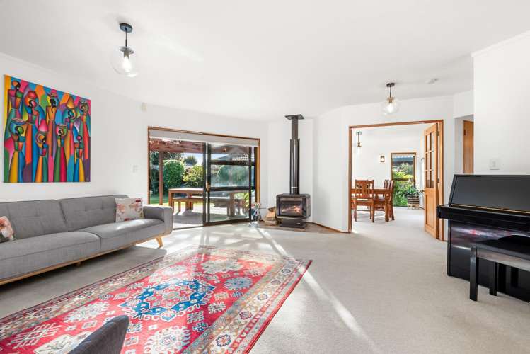 8 Runanga Grove Waikanae_11