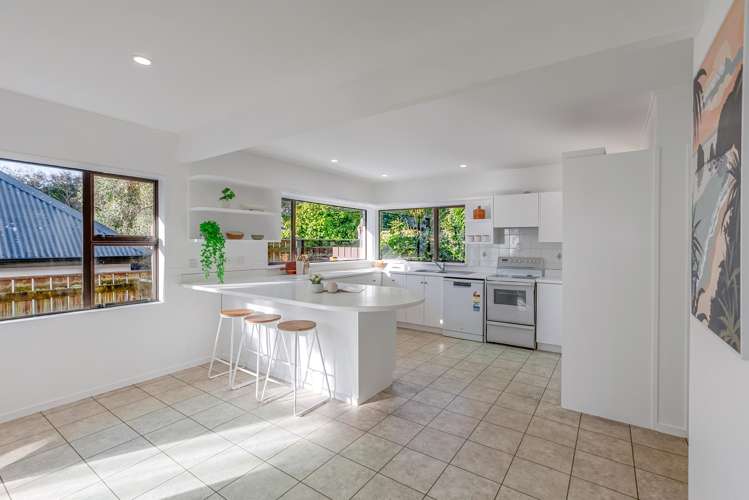 16 Huia Street_5