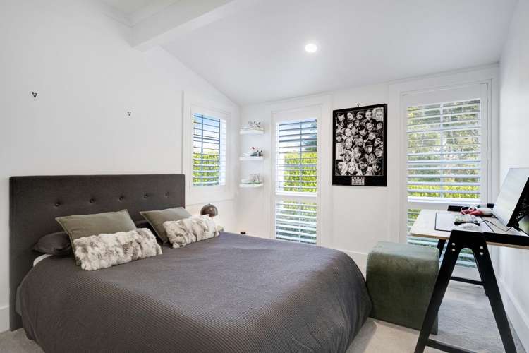1 Almond Grove Greenhithe_18