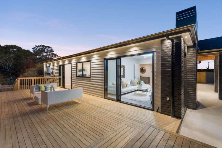 8 Barrel Crescent Swanson_25