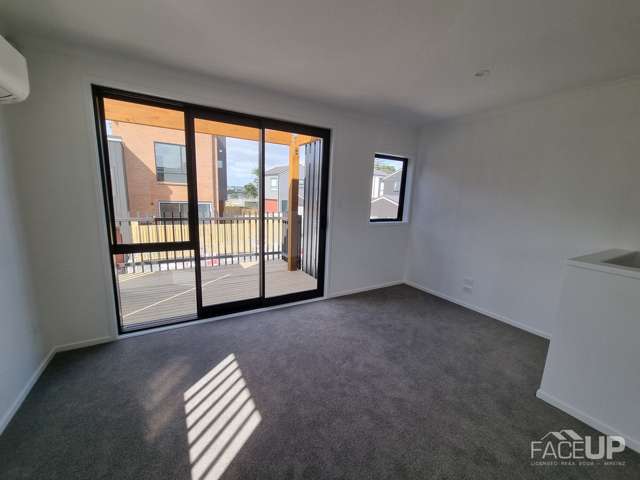 7 David Carnegie Road Hobsonville_2