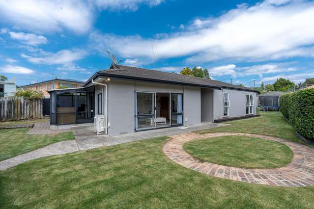 9 Glendale Drive Dinsdale_2